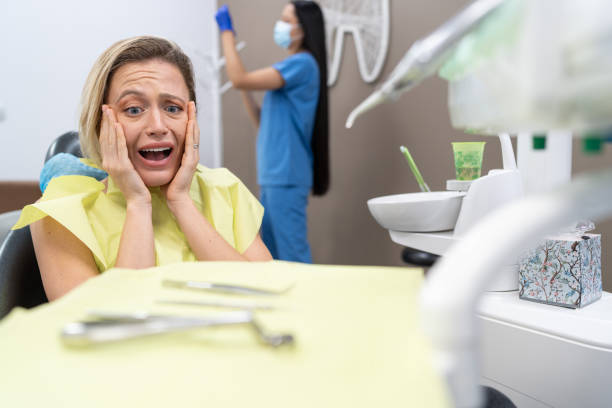 Best Emergency Dentist for Knocked-Out Tooth in Hamilton College, NY