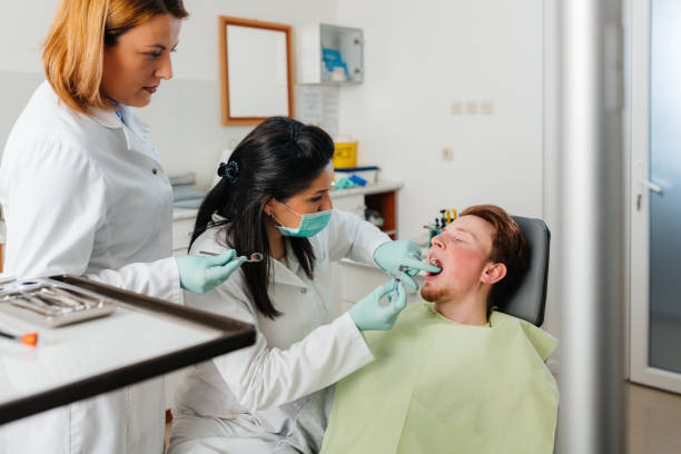 Best Emergency Root Canal Treatment in Hamilton College, NY